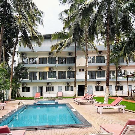 Bay Breeze Resorts & Hotels Morjim Esterno foto