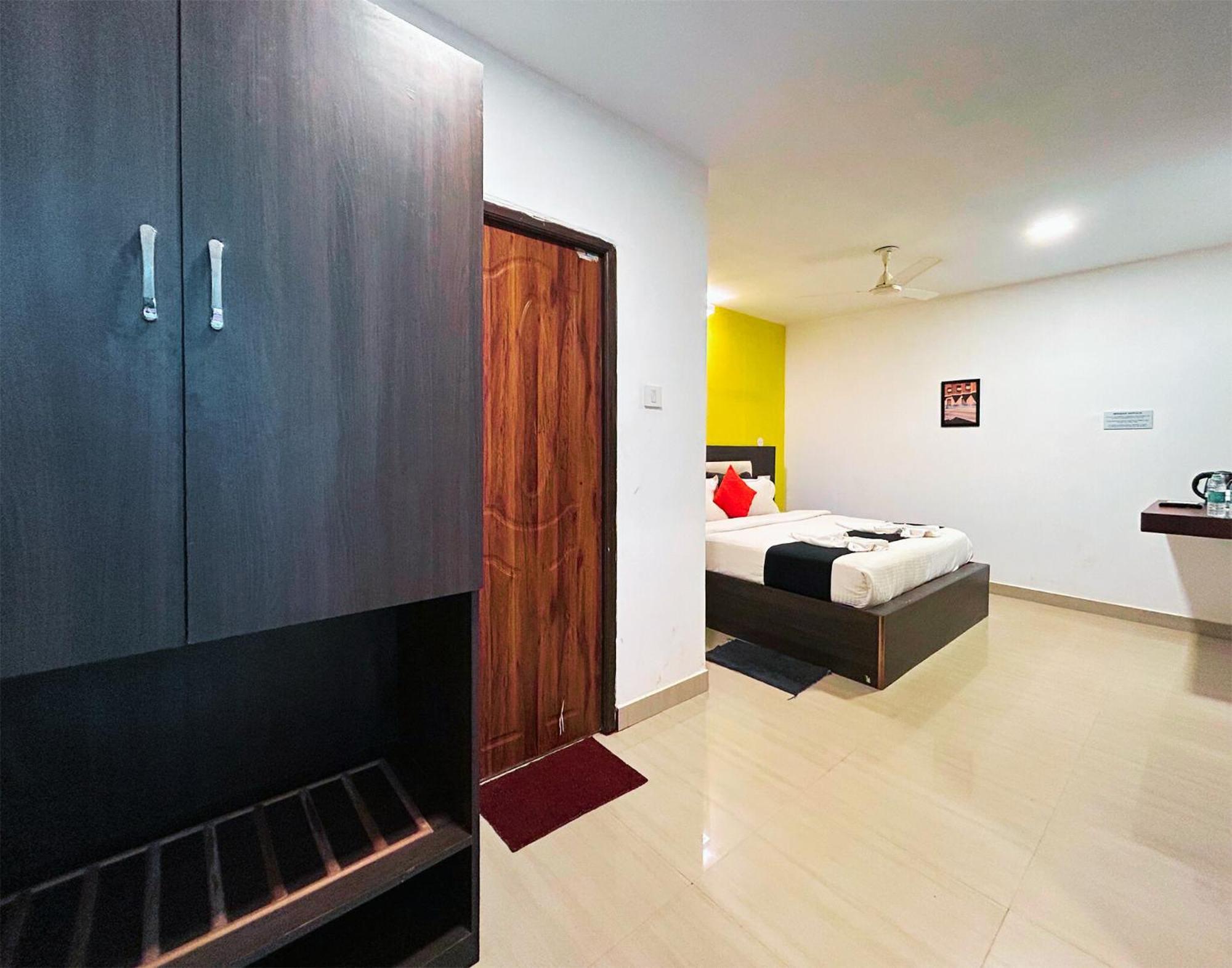 Bay Breeze Resorts & Hotels Morjim Esterno foto